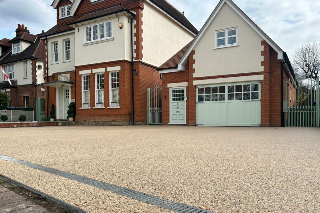 Tarmac Driveway Ideas v Resin Driveway Ideas, Diamond Driveways