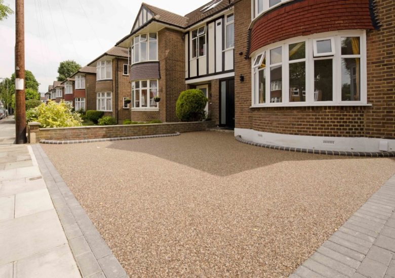 Driveway with Omega Resin (UV Stable) and Block Edging